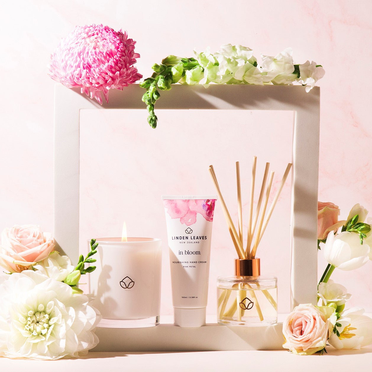 Pink Petal Set · Candle & Hand Cream & Diffuser