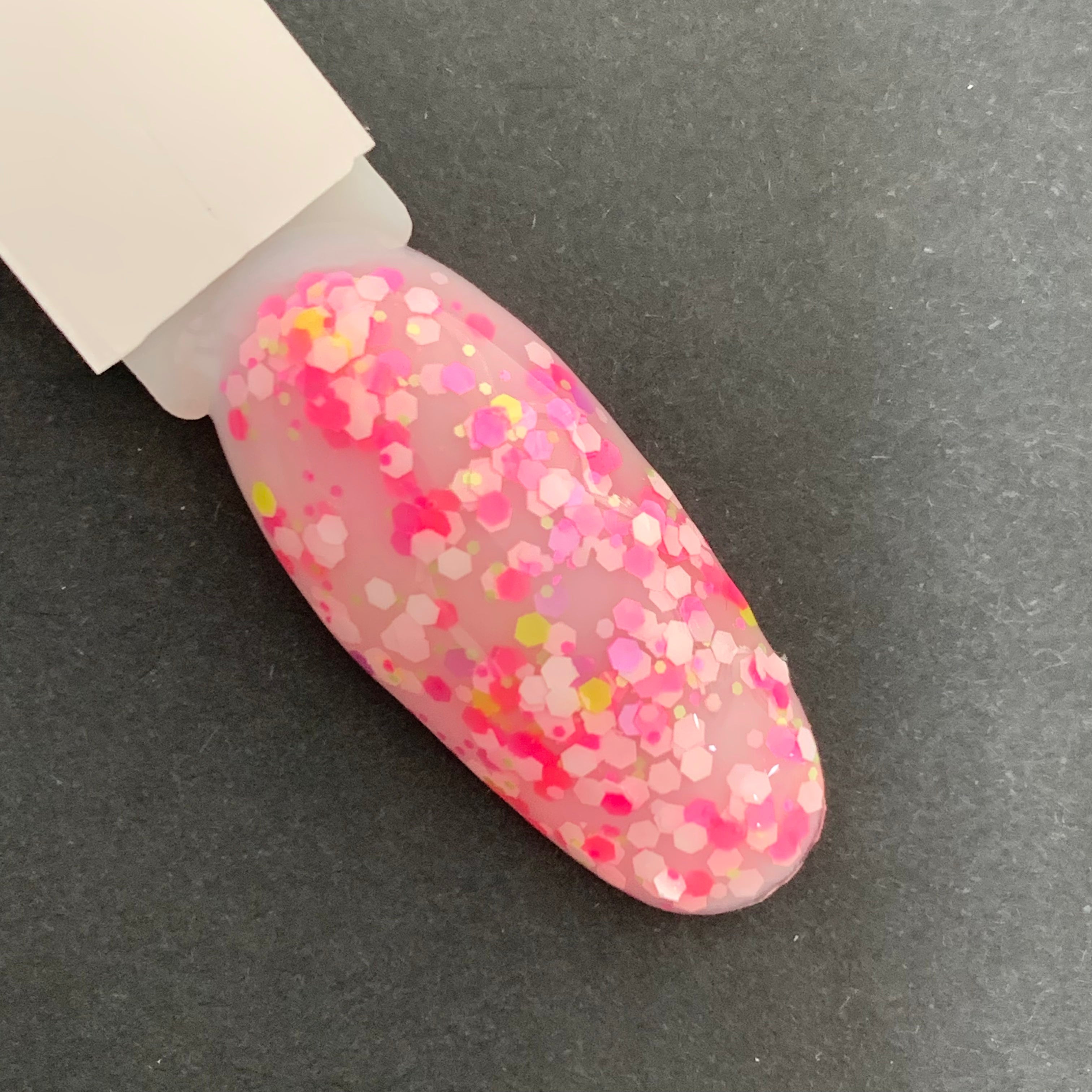 Pink Confetti 15ml · G047