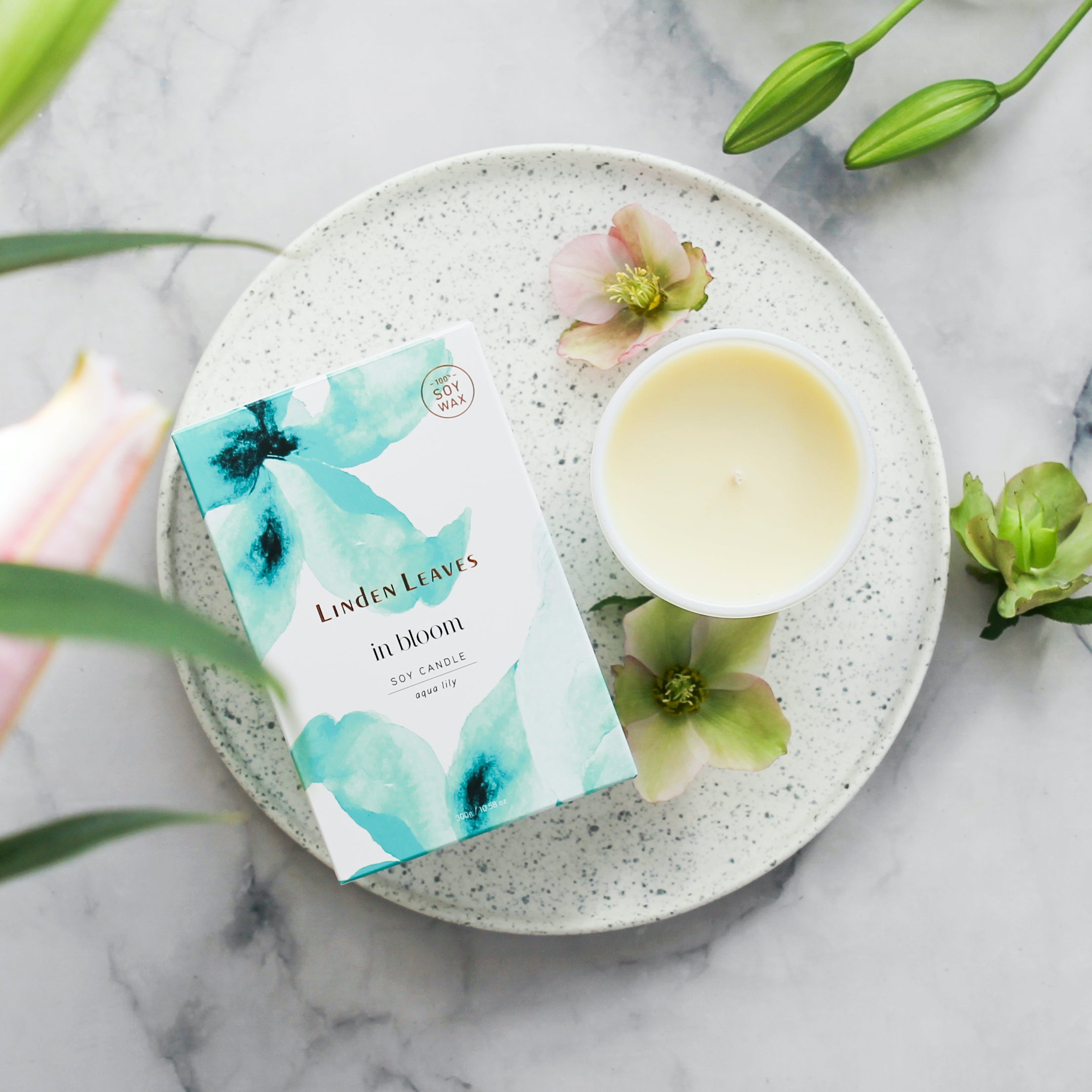 Aqua Lily Fragranced Candle 300gr